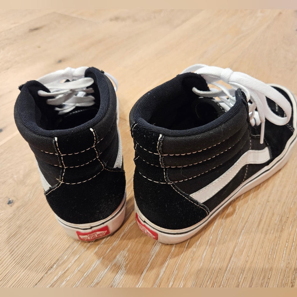 Unisex Vans Sk8-Hi *CLASSIC* Black & White - Picture 3 of 5